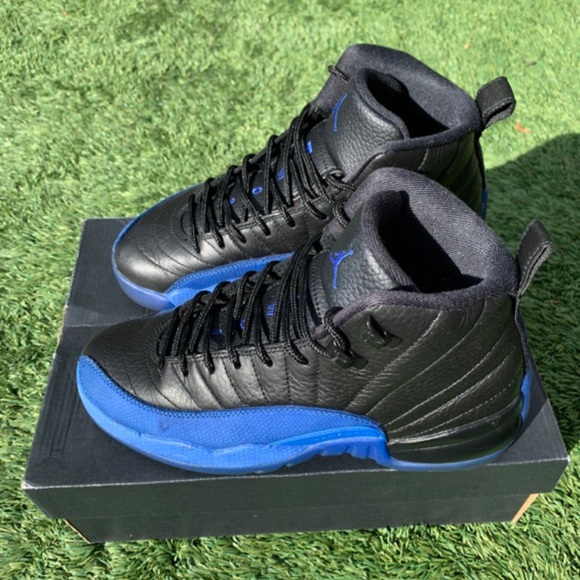 Jordan 12 - Picture 2 of 5